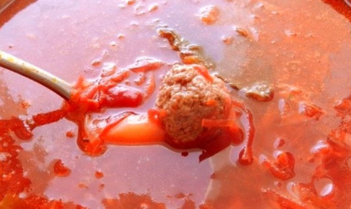 Борщ с фрикадельками