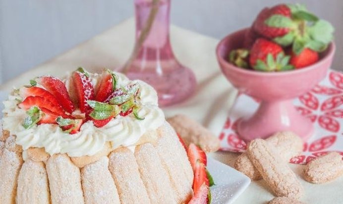 Charlotte Malakoff aux Fraises. Французская клубничная шарлотка.