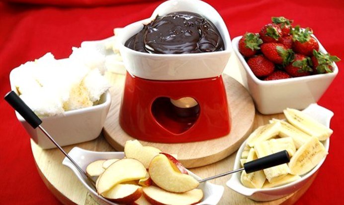 Шоколадное фондю с кокосовыми сливками