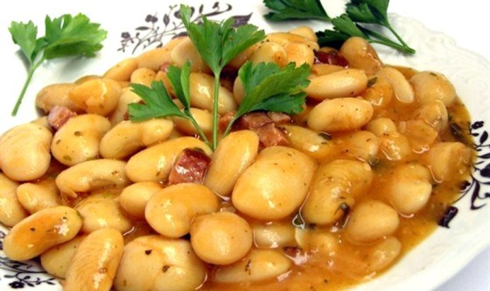 Фасоль с красным вином