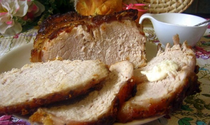 Запеченный свиной карбонад с горчицей и пряностями