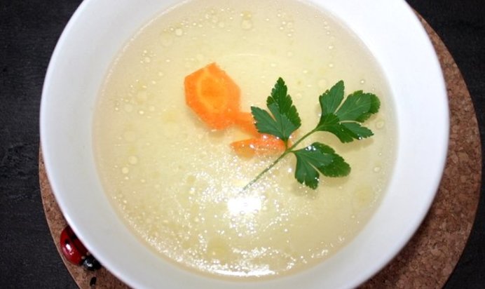 Овощной суп на курином бульоне