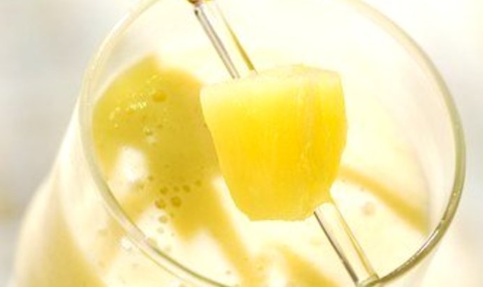 Ананасовый смузи с йогуртом