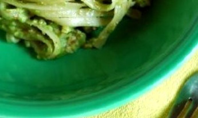 Паста с лососем и песто из цукини