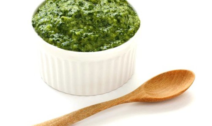 Песто из черемши и петрушки с грецкими орехами