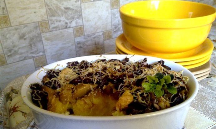 Запеканка из картофеля с курицей и фасолью