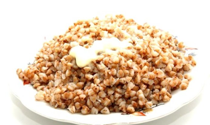 Гречневая каша из поджаренной крупы с маслом
