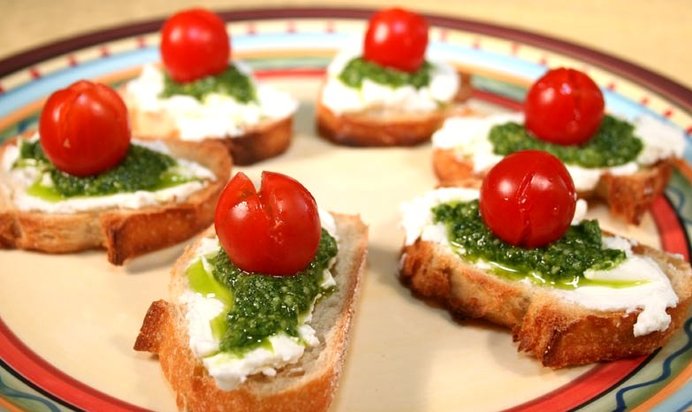 Брускетта с песто