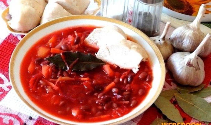 Борщ с фасолью и курицей