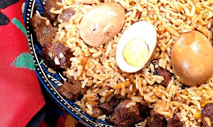 Плов с яйцом