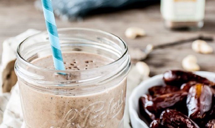 Смузи с финиками