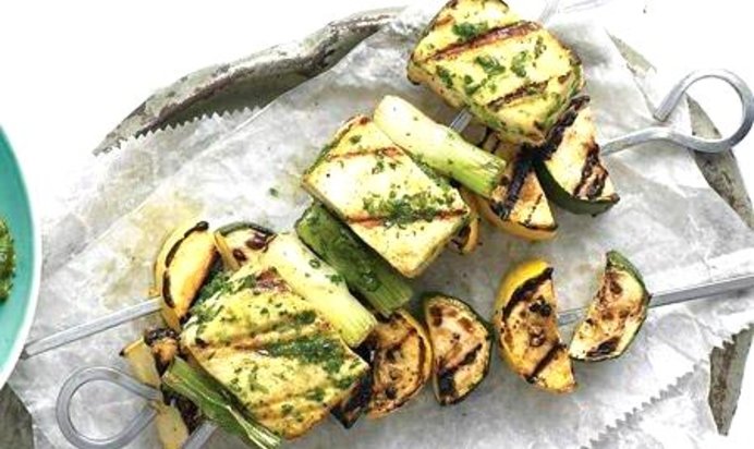 Шашлык из тофу с соусом из кинзы
