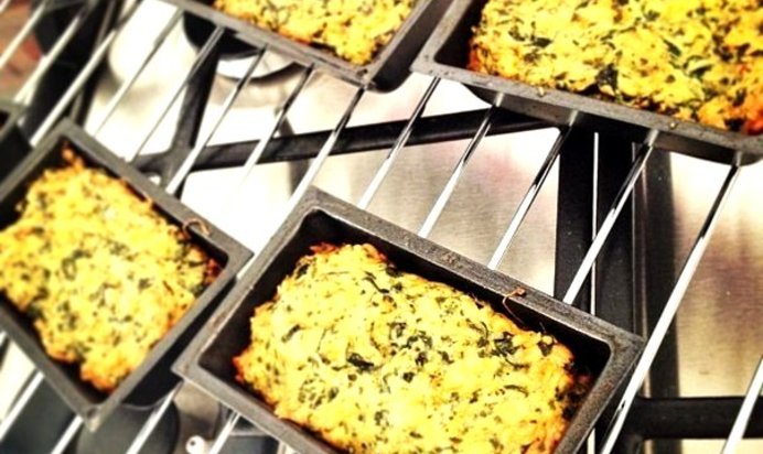 Маффины из шпината с пармезаном