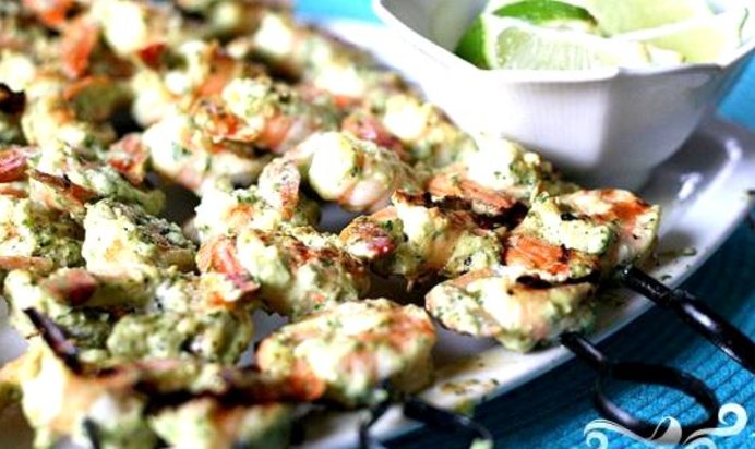 Шашлык из креветок с семечками тыквы