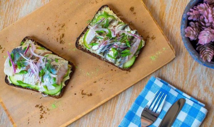 Бутерброды с килькой и селедкой, как на Дерибасовской