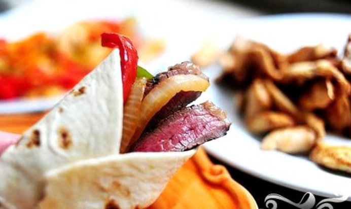 Фахитас с курицей и говядиной