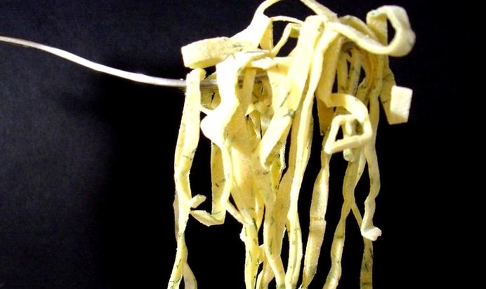 Куриный бульон с домашней лапшой