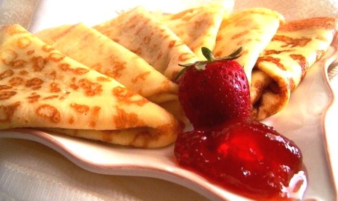 Тонкие блинчики на минеральной воде