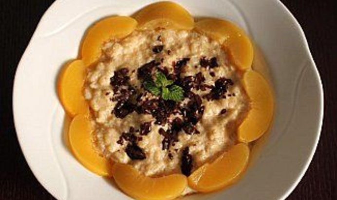 Ванильное ризотто с персиками и шоколадом