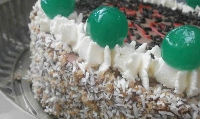 Бисквитный торт с шоколадные кремом