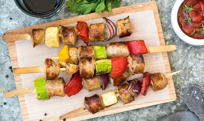 Летний шашлык с колбасками