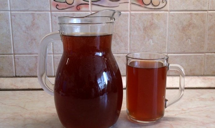 Домашний квас из ржаного хлеба без дрожжей