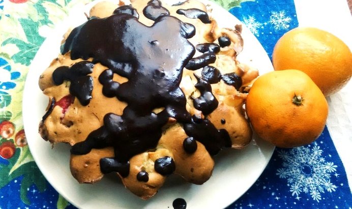 Шарлотка с клюквой