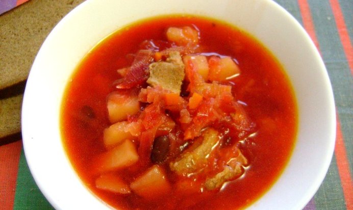 Борщ с паровой свеклой и фасолью в мультиварке