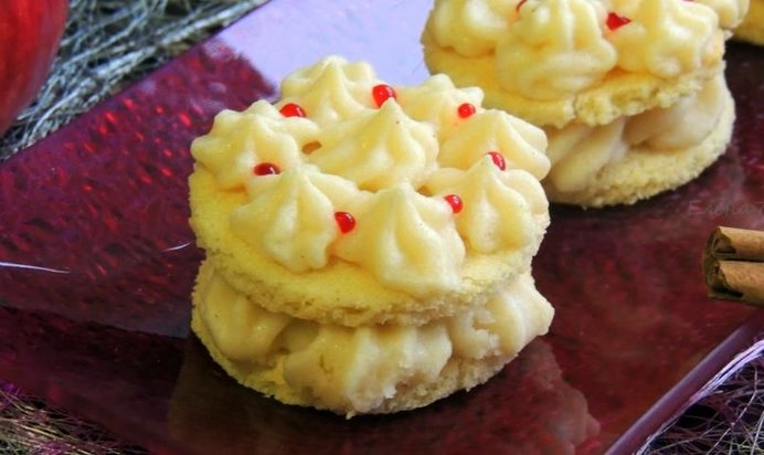 Яблочное пирожное