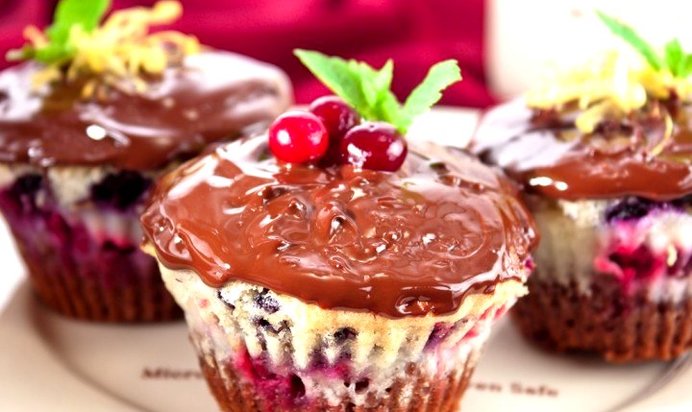 Маффины с маскарпоне и ягодами