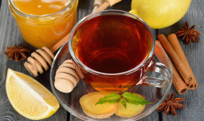 Имбирно-клубничный чай