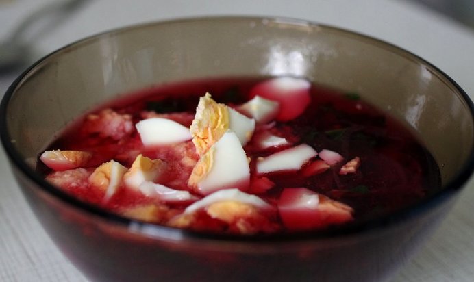 Крапивные щи со свеклой