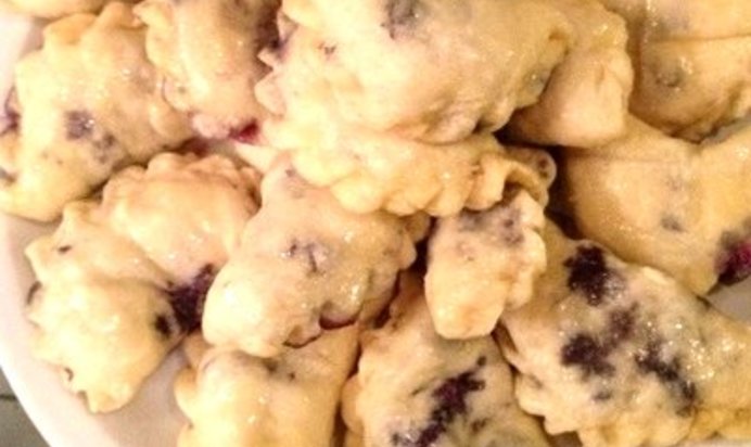 Вареники с творогом и изюмом