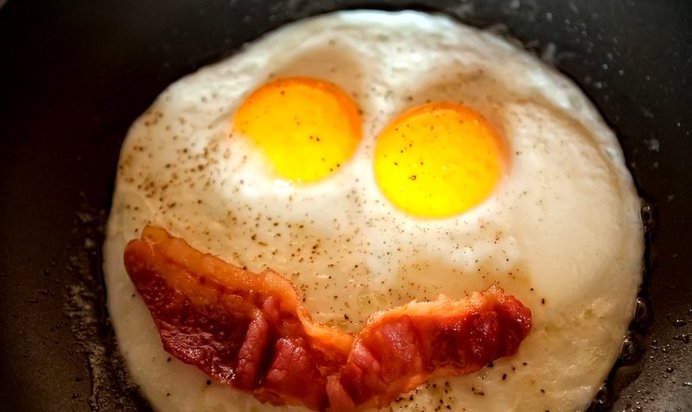 Яичница с ветчиной