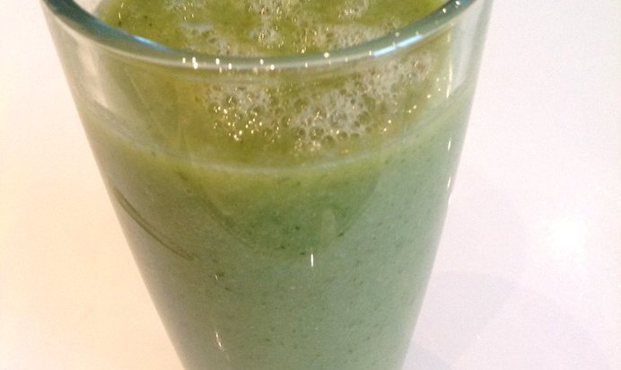 Смузи с эстрагоном и фейхоа