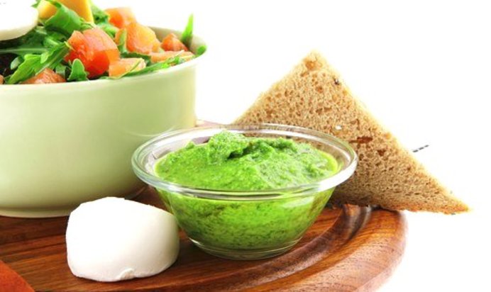 Песто из рукколы и грецких орехов