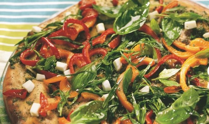 Пицца с эстрагоном и соусом песто