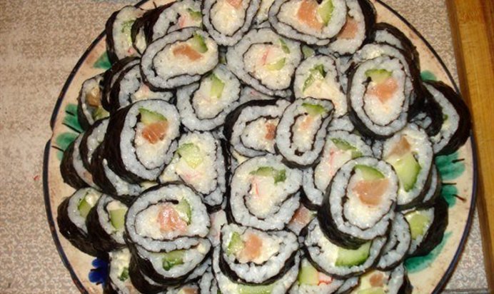 Роллы с красной рыбой