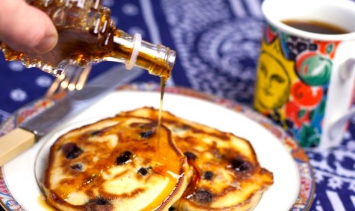 Оладьи с черникой