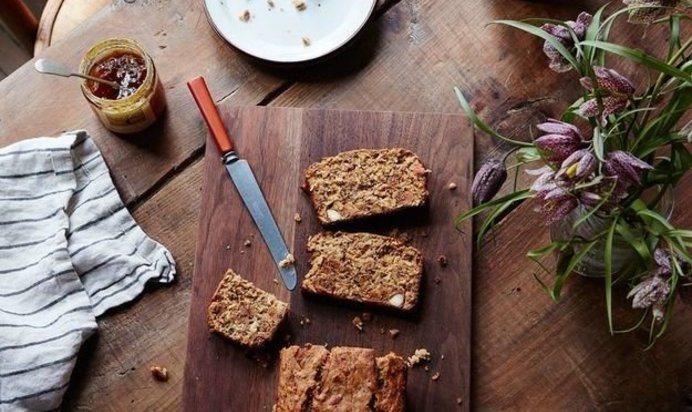 Миндальный хлеб с инжиром