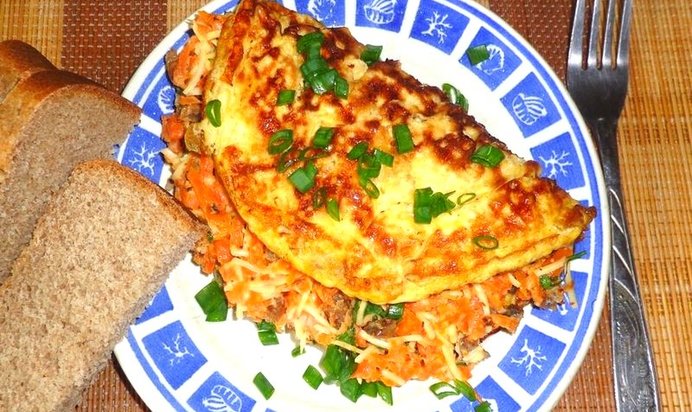Омлет с уткой и морковью