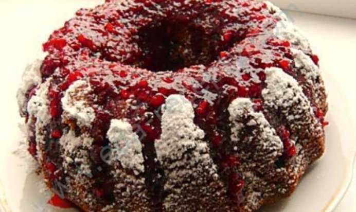 Кекс с изюмом и орехами