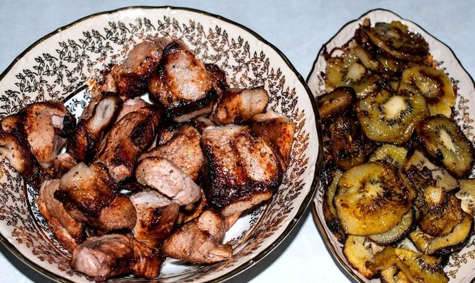 Шашлык из свинины с киви