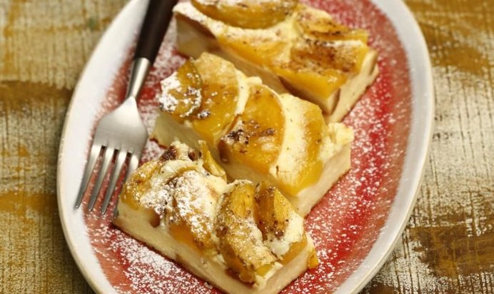 Запеченные гренки с персиками