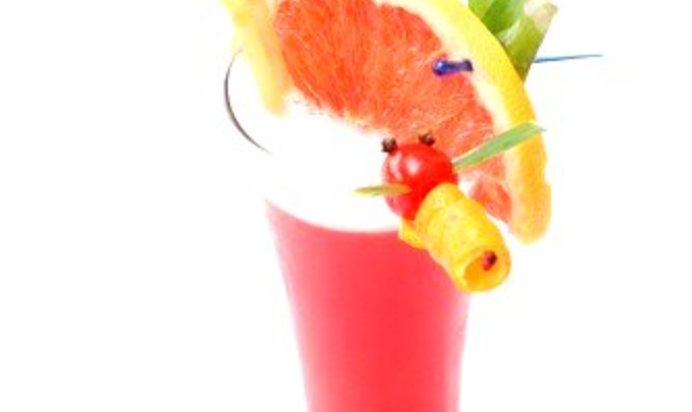 Пунш из красных апельсинов и красных грейпфрутов