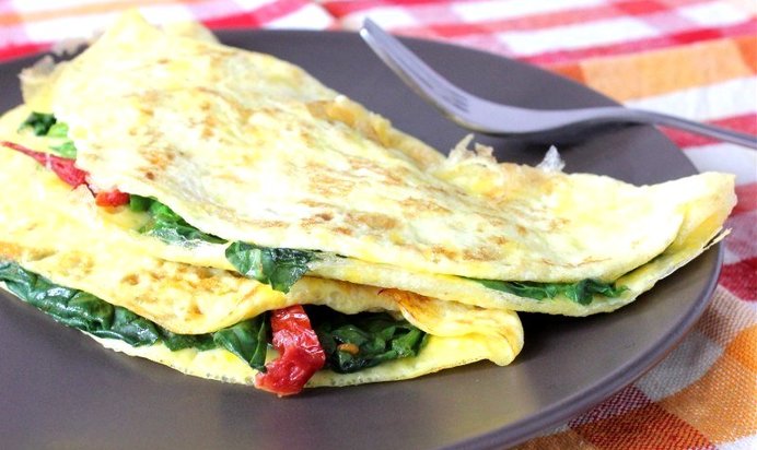 Омлет со шпинатом и сыром