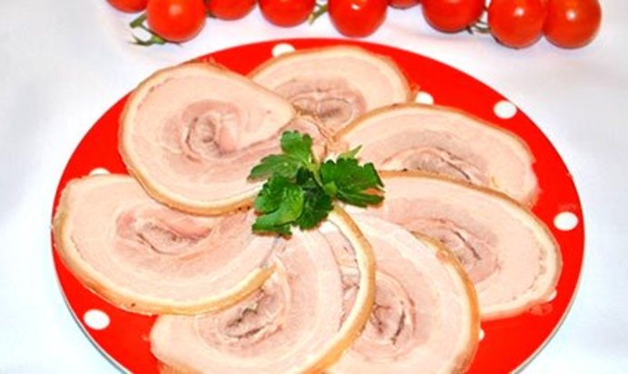 Рулет из свиной брюшины