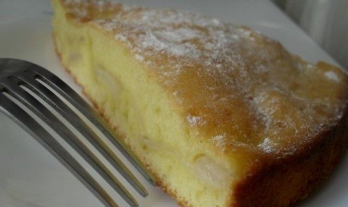 Яблочно-грушевая шарлотка