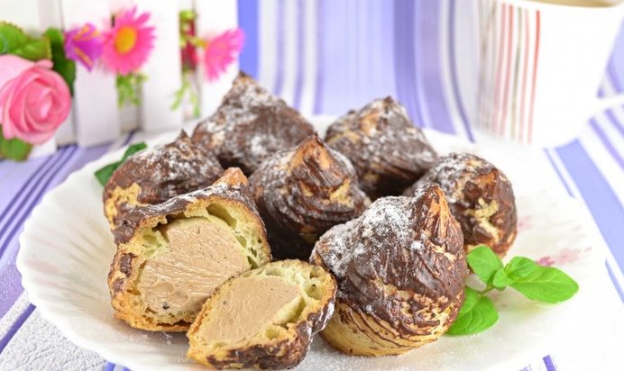 Профитроли с кофейным кремом