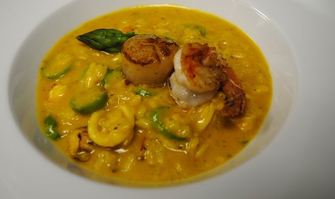 Ризотто с морепродуктами и спаржей